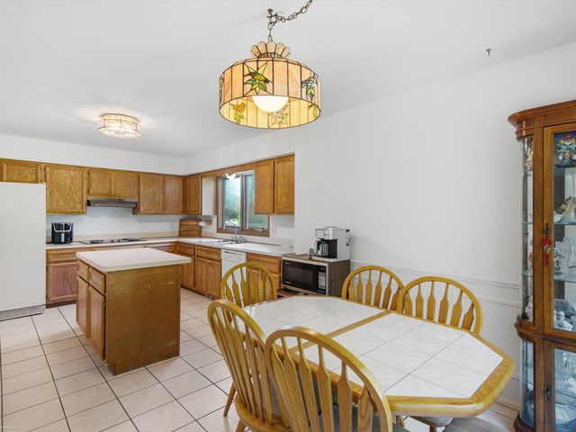 3016 Charlwood Drive, Rochester Hills, MI 48306