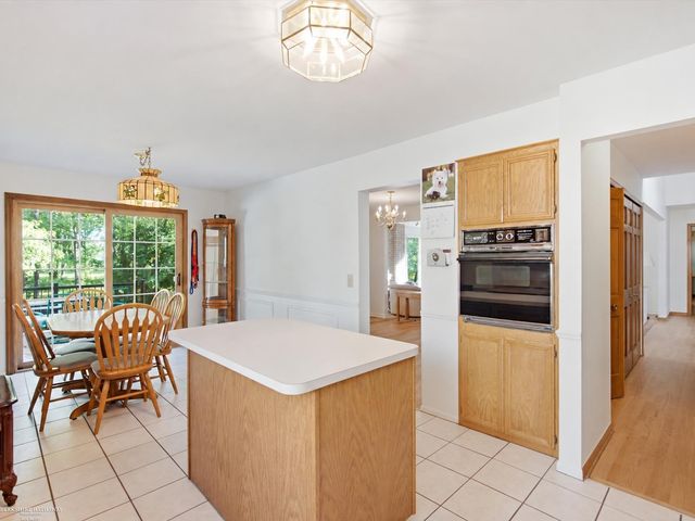 3016 Charlwood Drive, Rochester Hills, MI 48306