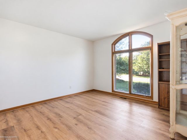 3016 Charlwood Drive, Rochester Hills, MI 48306