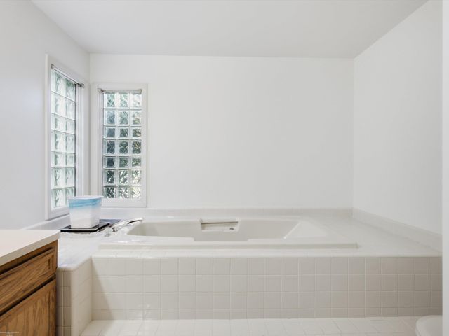 3016 Charlwood Drive, Rochester Hills, MI 48306
