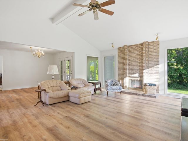 3016 Charlwood Drive, Rochester Hills, MI 48306