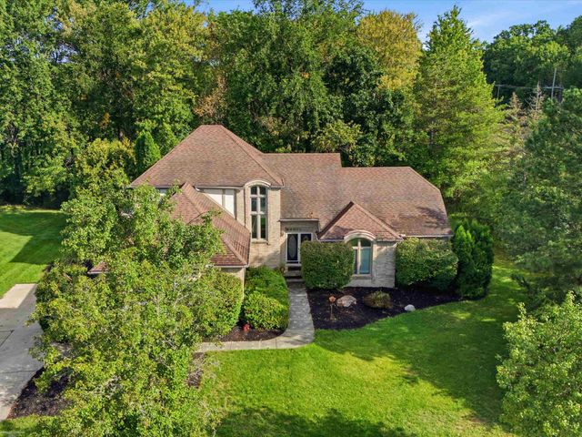 3016 Charlwood Drive, Rochester Hills, MI 48306