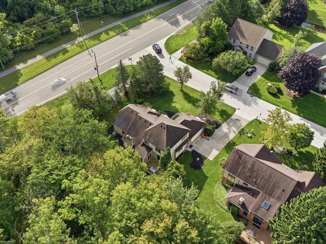 3016 Charlwood Drive, Rochester Hills, MI 48306