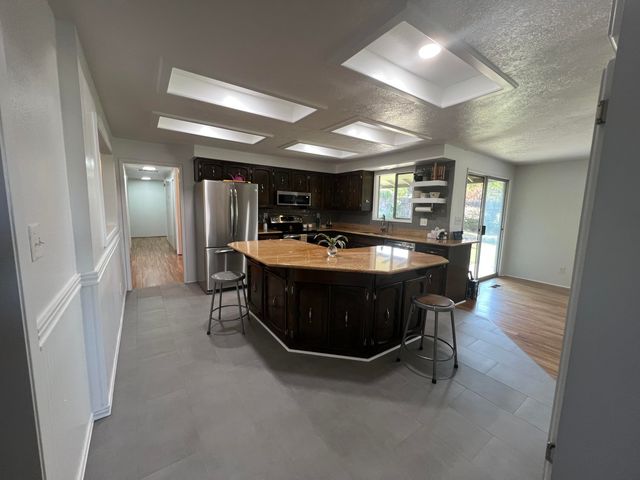 1536 Cambridge Circle, Medford, OR 97504