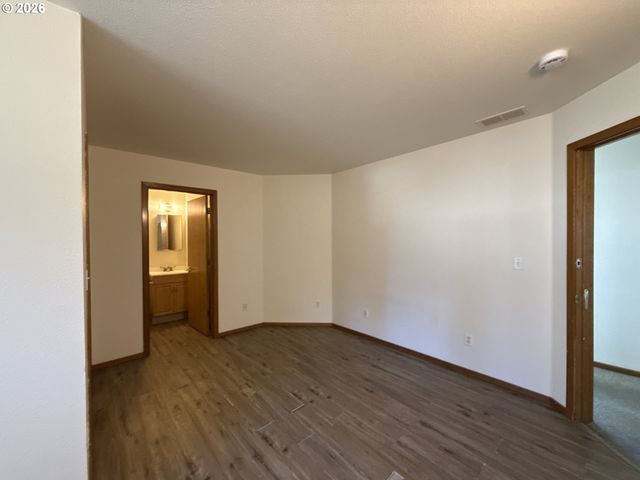 217 Ne 192ND Ave, Portland, OR 97230