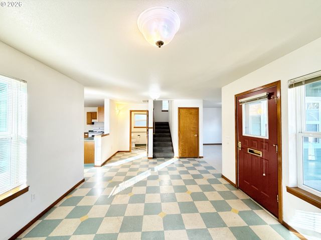 217 Ne 192ND Ave, Portland, OR 97230