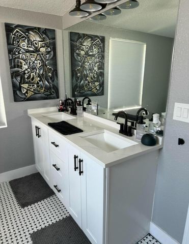 615 SW 9th Street, Fort Lauderdale, FL 33315