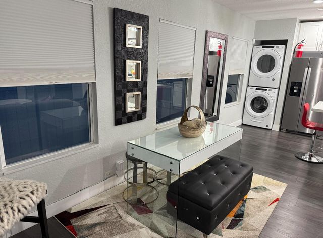 615 SW 9th Street, Fort Lauderdale, FL 33315