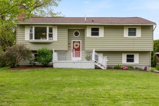 82 Stirrup Circle, Williston, VT 05495