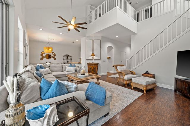 33 Monterey Pointe Drive, Palm Beach Gardens, FL 33418