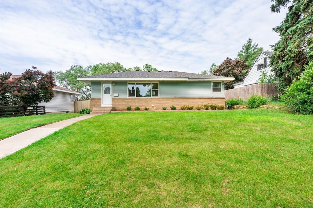 5206 7th Street NE, Columbia Heights, MN 55421
