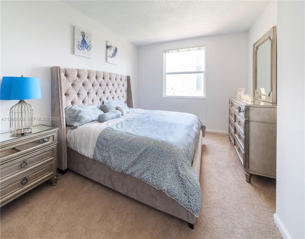 17100 N Bay Rd 1717, Sunny Isles Beach, FL 33160