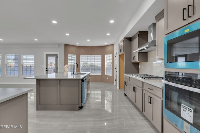 12304 PEGGY ROSSON Way, El Paso, TX 79936