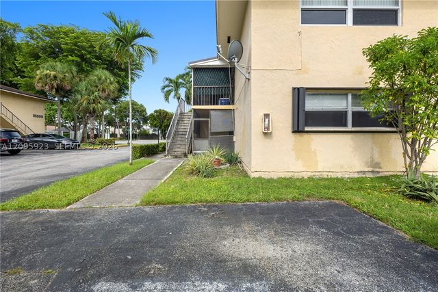 15619 SW 73rd Cir Ter 10-9, Miami, FL 33193