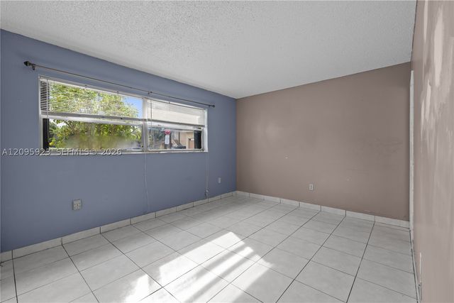 15619 SW 73rd Cir Ter 10-9, Miami, FL 33193