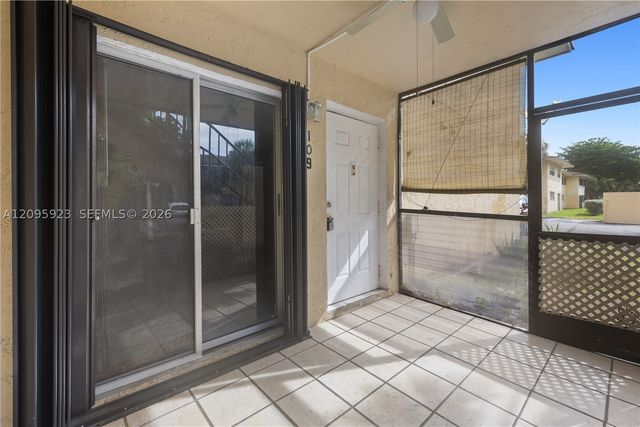 15619 SW 73rd Cir Ter 10-9, Miami, FL 33193