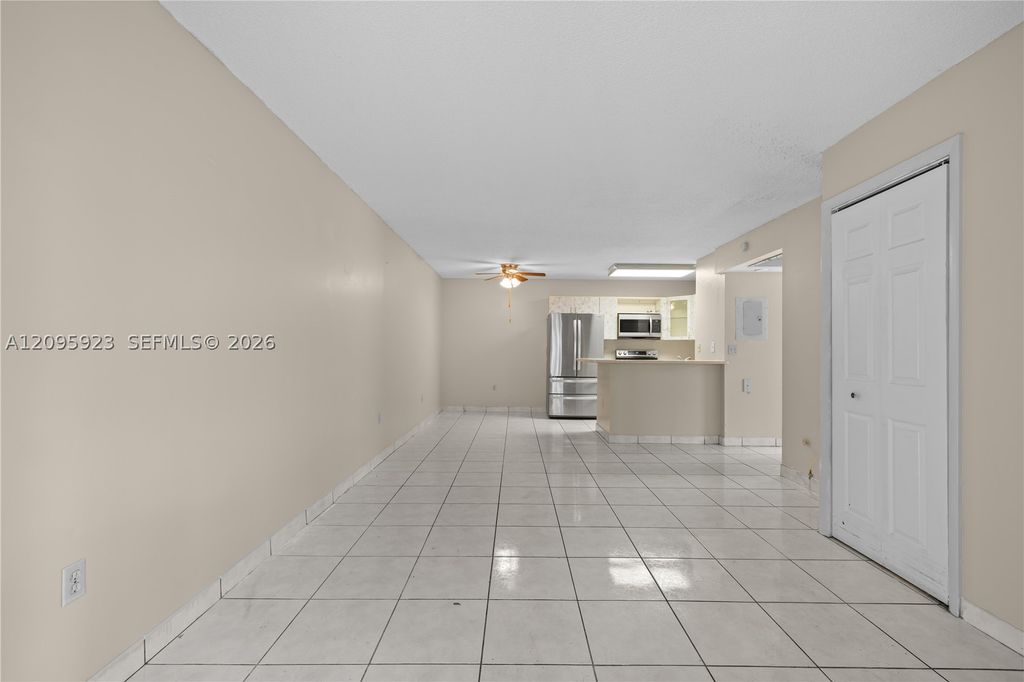 15619 SW 73rd Cir Ter 10-9, Miami, FL 33193