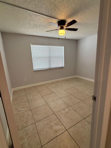 4255 N University Drive 101, Sunrise, FL 33351