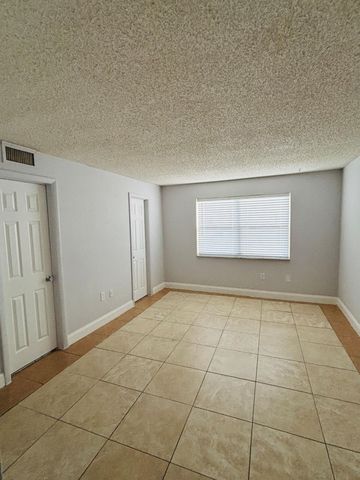 4255 N University Drive 101, Sunrise, FL 33351