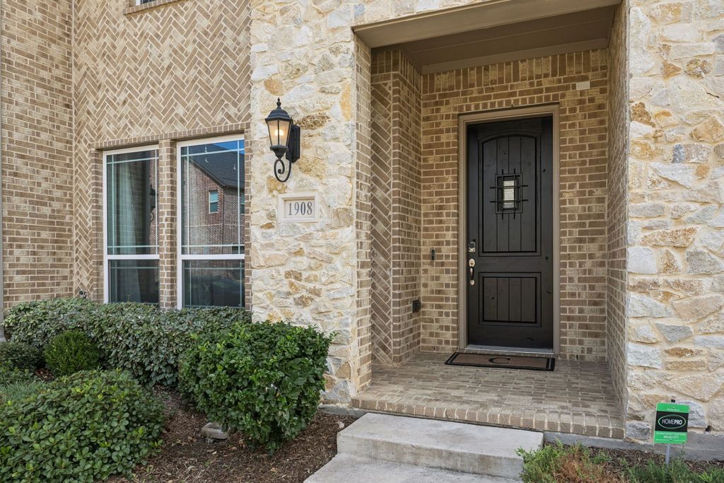 1908 Melinda Lane, Farmers Branch, TX 75234
