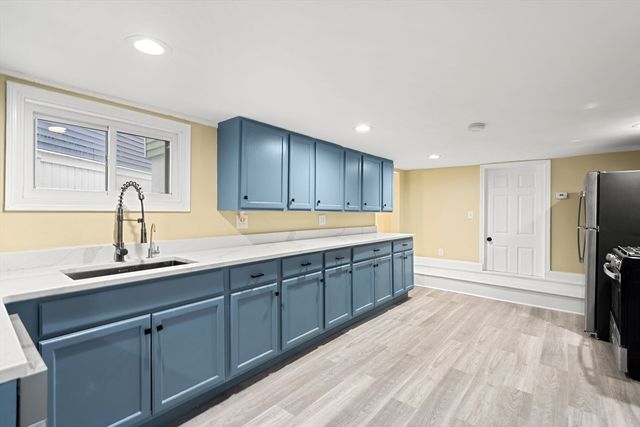 851 Quincy Shore Dr, Quincy, MA 02170