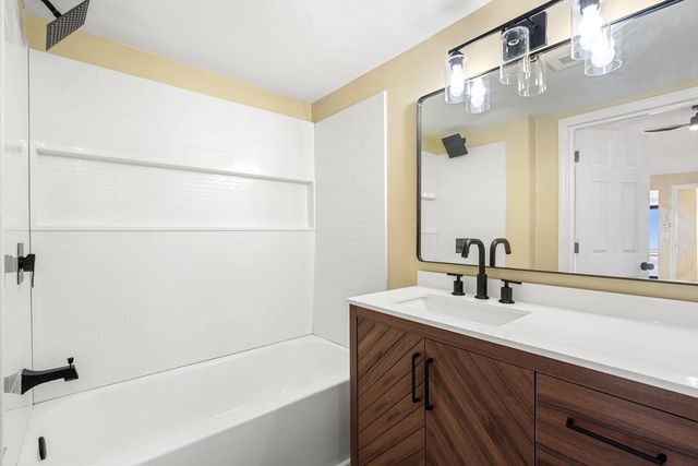 851 Quincy Shore Dr, Quincy, MA 02170