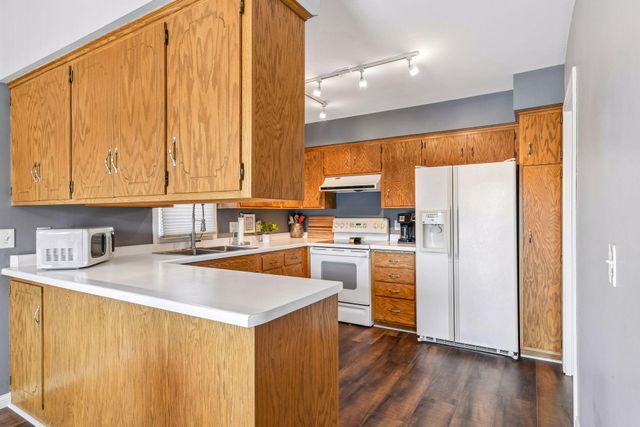 5542 Rowland Road, Hopkins, MN 55343