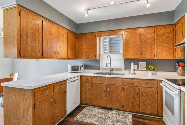 5542 Rowland Road, Hopkins, MN 55343