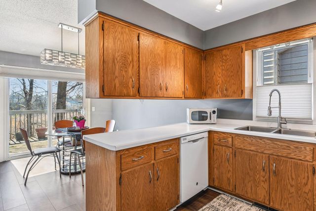 5542 Rowland Road, Hopkins, MN 55343