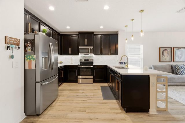 9384 ST THERESE STREET, Groveland, FL 34736