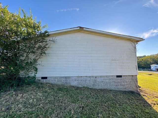 55 Chestnut Meadows DR, Martinsville, VA 24112