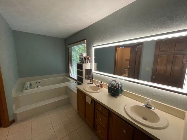 2137 Saint James Avenue, Belvidere, IL 61008