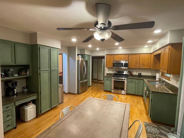 2137 Saint James Avenue, Belvidere, IL 61008