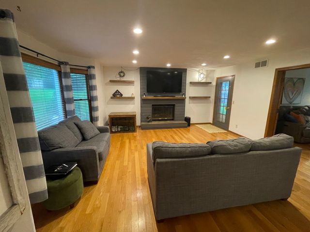 2137 Saint James Avenue, Belvidere, IL 61008
