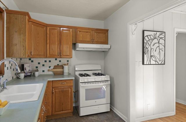 1035 Newhall Street, San Jose, CA 95126