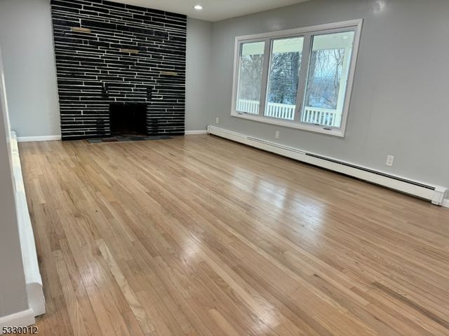 14 Rohn St, East Hanover Twp., NJ 07936