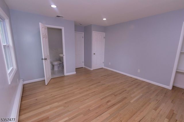 14 Rohn St, East Hanover Twp., NJ 07936