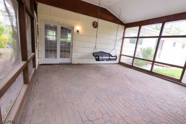 14 Rohn St, East Hanover Twp., NJ 07936
