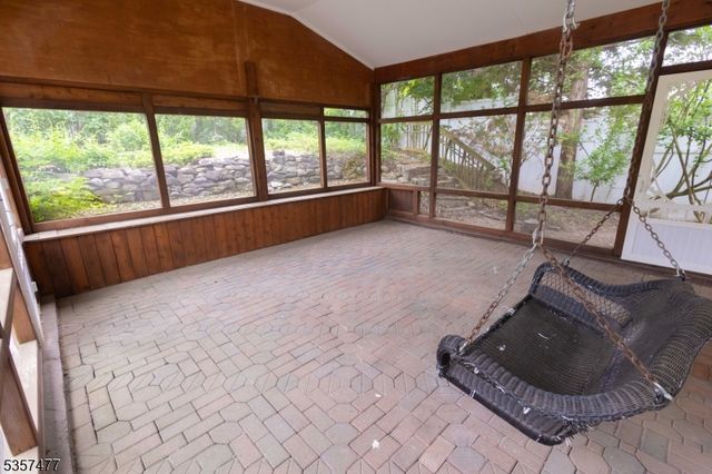 14 Rohn St, East Hanover Twp., NJ 07936