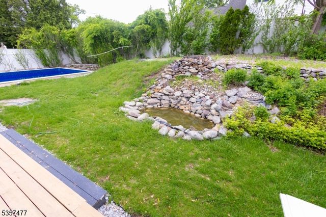 14 Rohn St, East Hanover Twp., NJ 07936