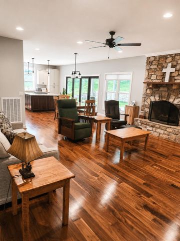 1206 Terrace DR, Salem, VA 24153