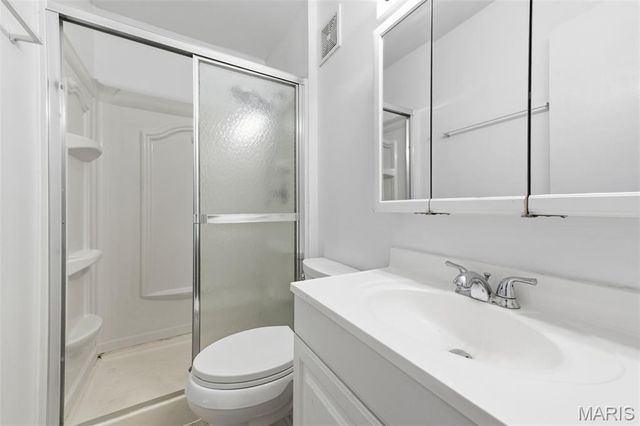 37 Hunting Creek Road, St Peters, MO 63376