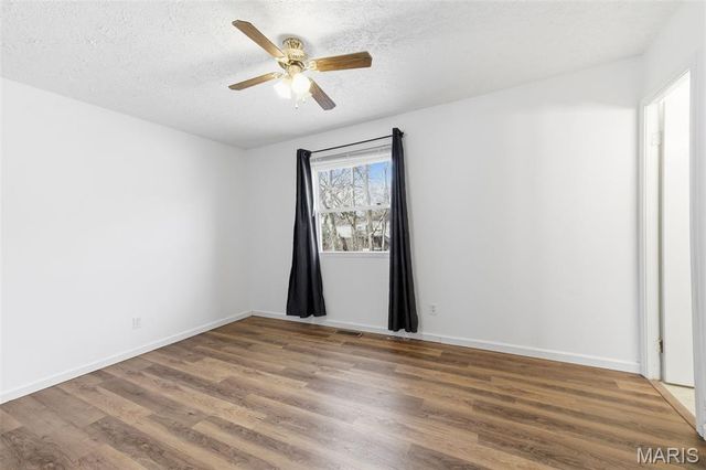 37 Hunting Creek Road, St Peters, MO 63376