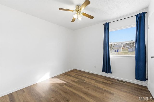 37 Hunting Creek Road, St Peters, MO 63376