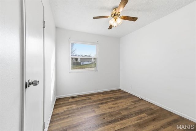 37 Hunting Creek Road, St Peters, MO 63376