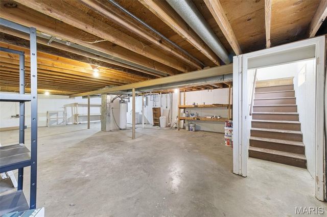 37 Hunting Creek Road, St Peters, MO 63376