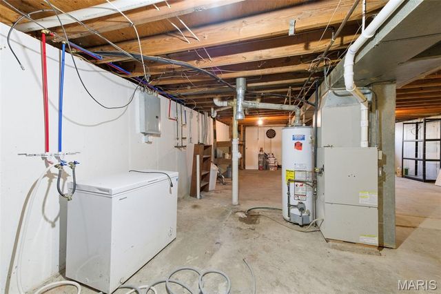 37 Hunting Creek Road, St Peters, MO 63376