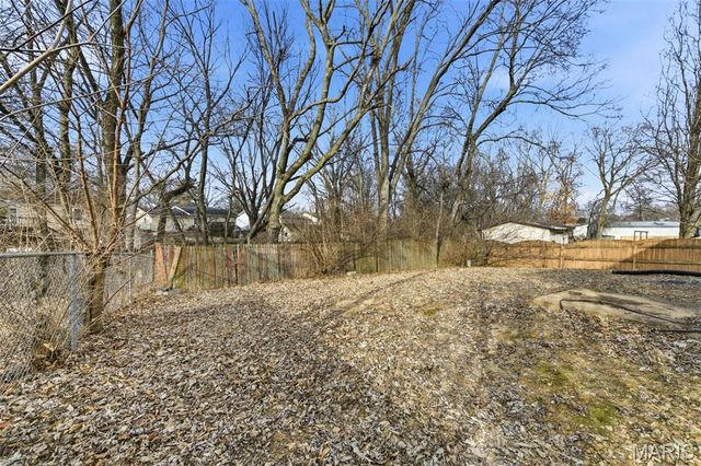 37 Hunting Creek Road, St Peters, MO 63376