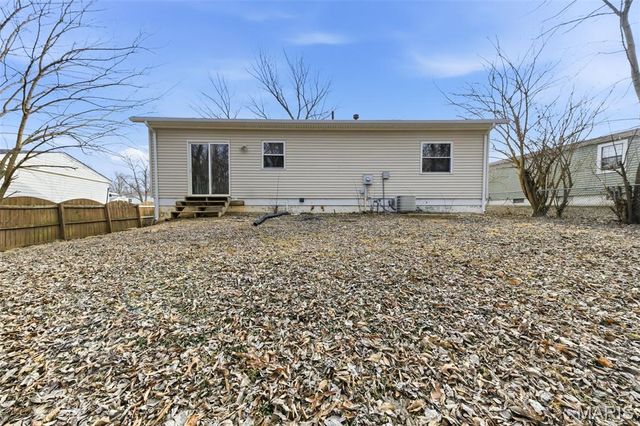 37 Hunting Creek Road, St Peters, MO 63376