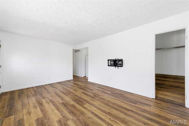 37 Hunting Creek Road, St Peters, MO 63376